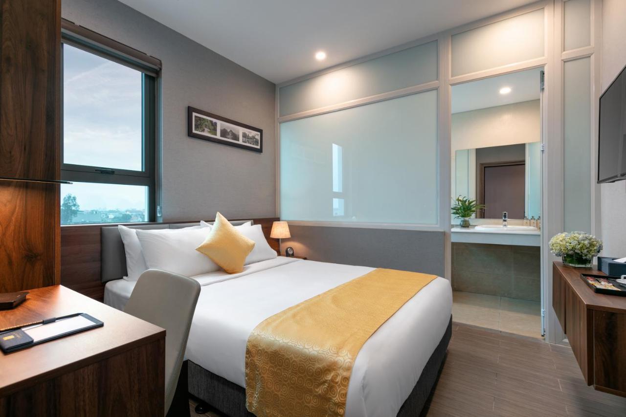 Golden Season Hotel 3*