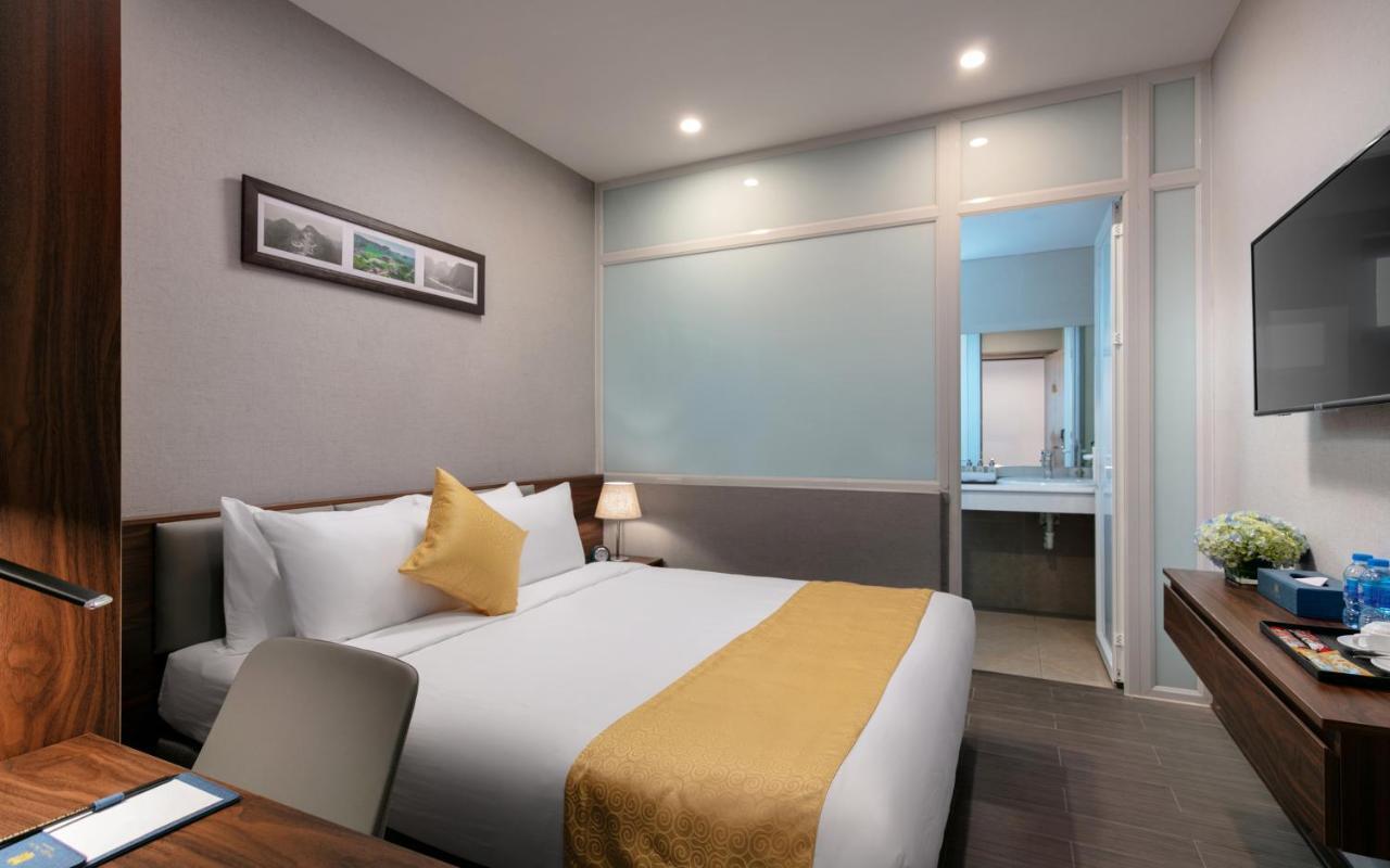 Hotel Golden Season